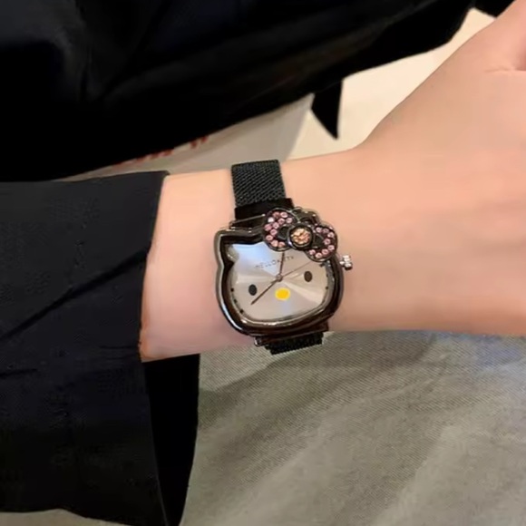 Hello Kitty Black and Pink Bow Watch - Picture 3 of 3